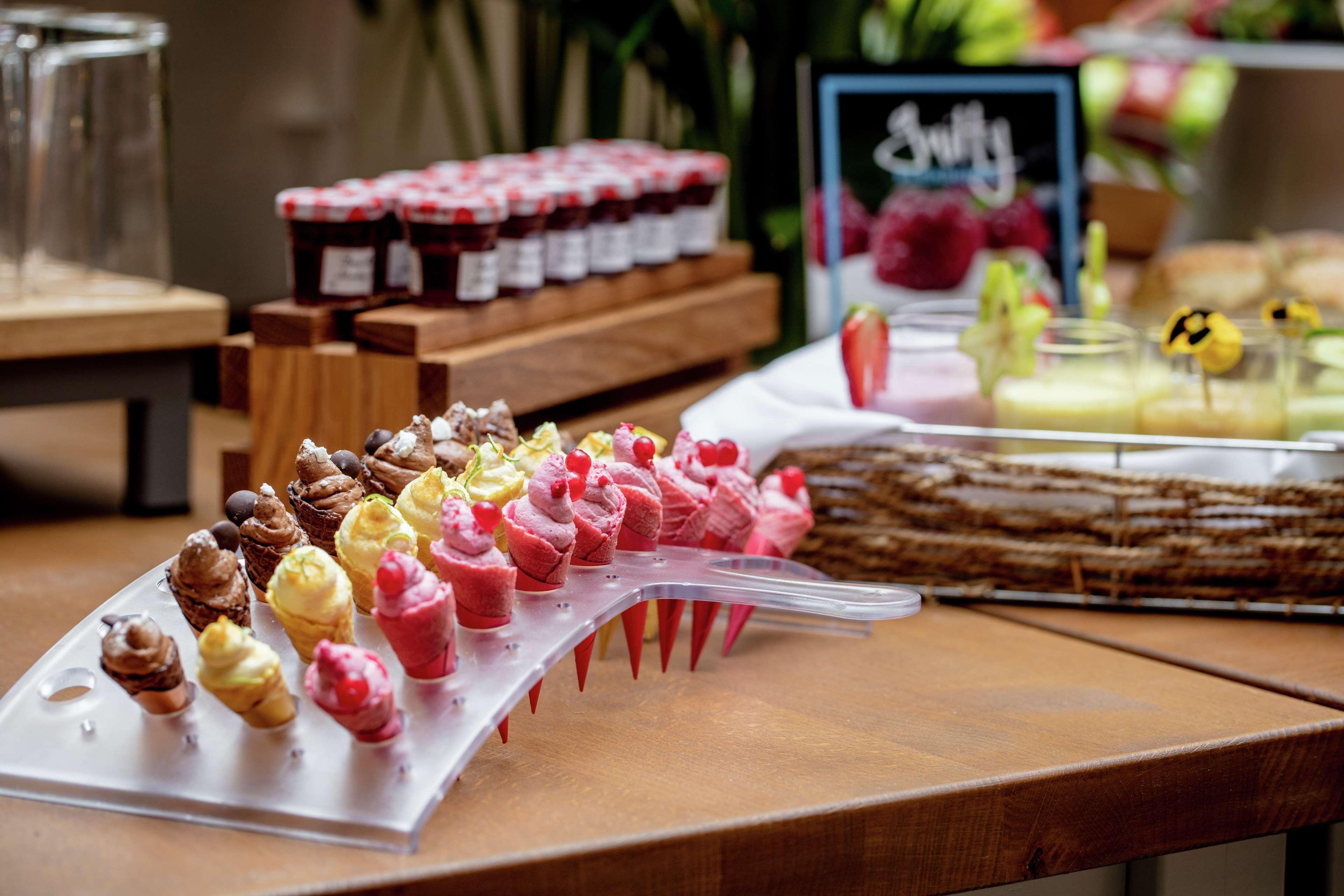 Hilton Cambridge City Centre Екстериор снимка