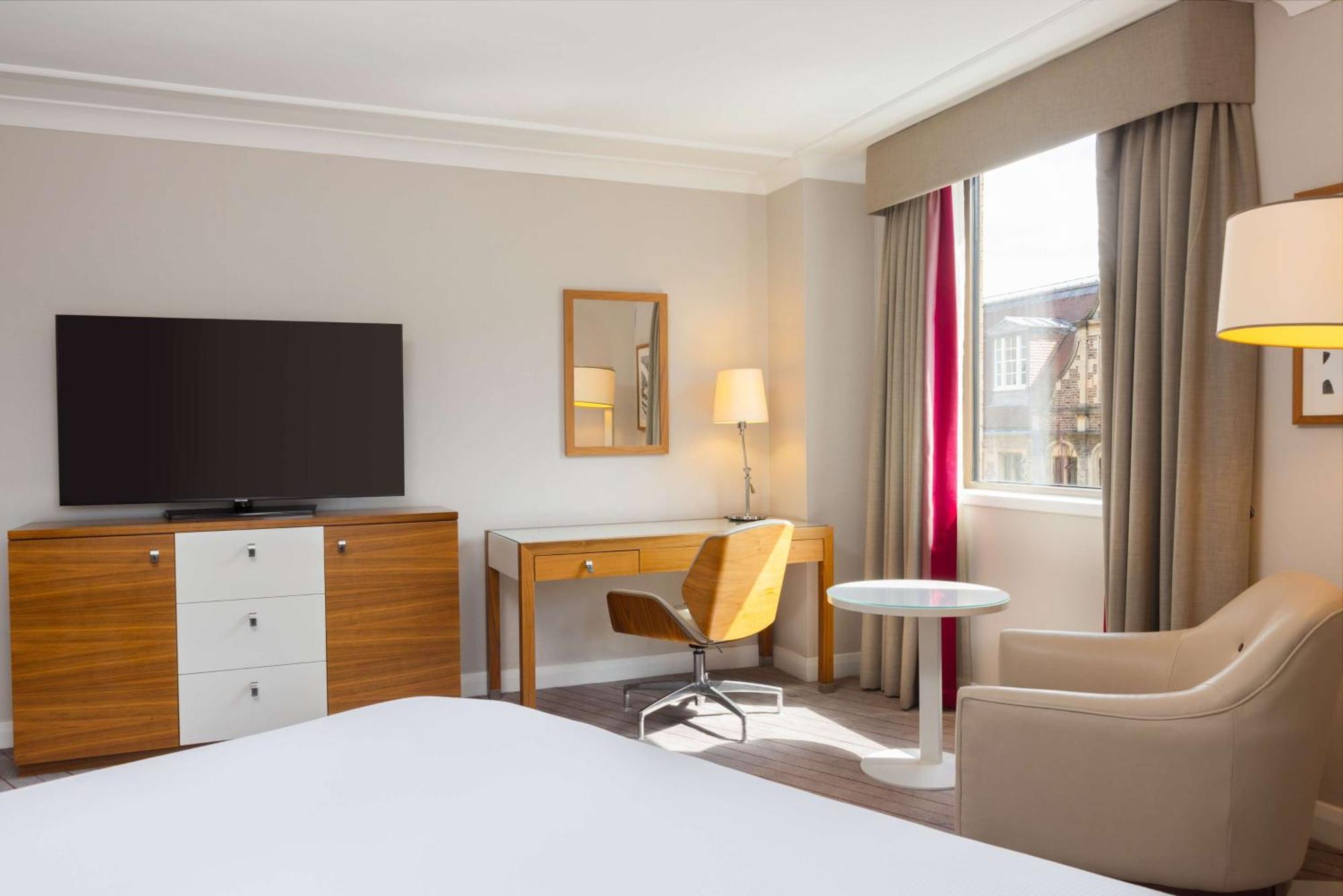 Hilton Cambridge City Centre Екстериор снимка
