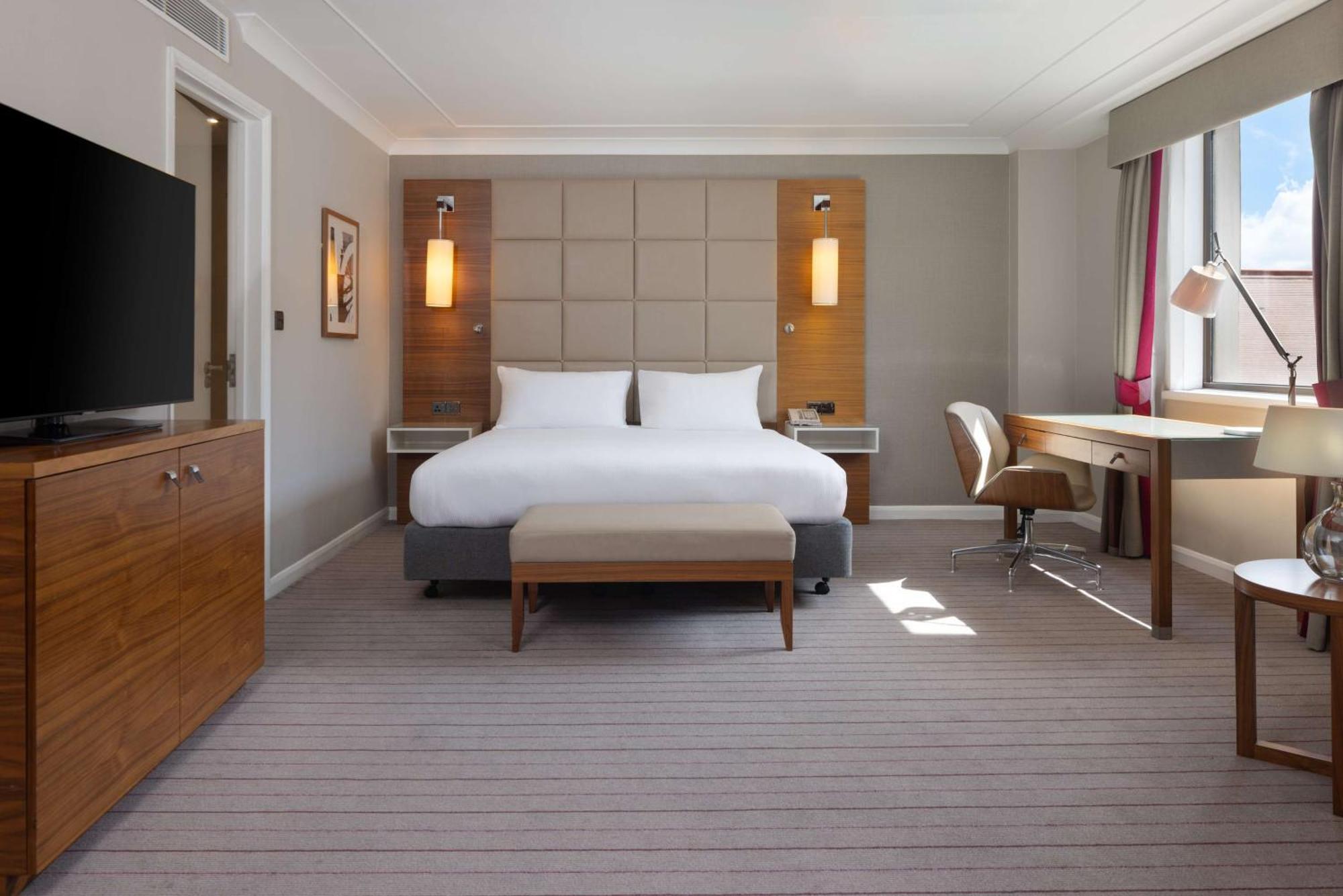 Hilton Cambridge City Centre Екстериор снимка