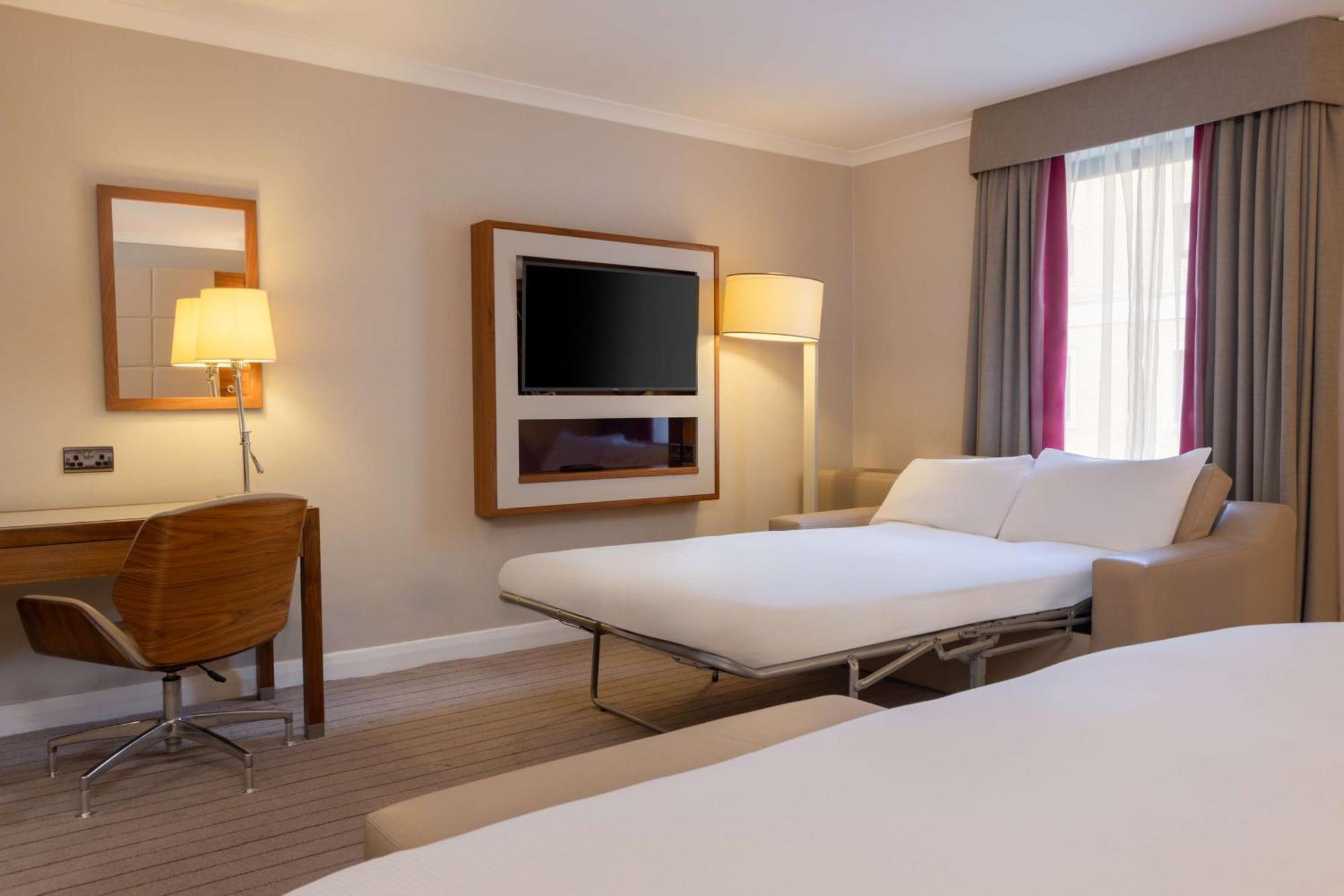 Hilton Cambridge City Centre Екстериор снимка
