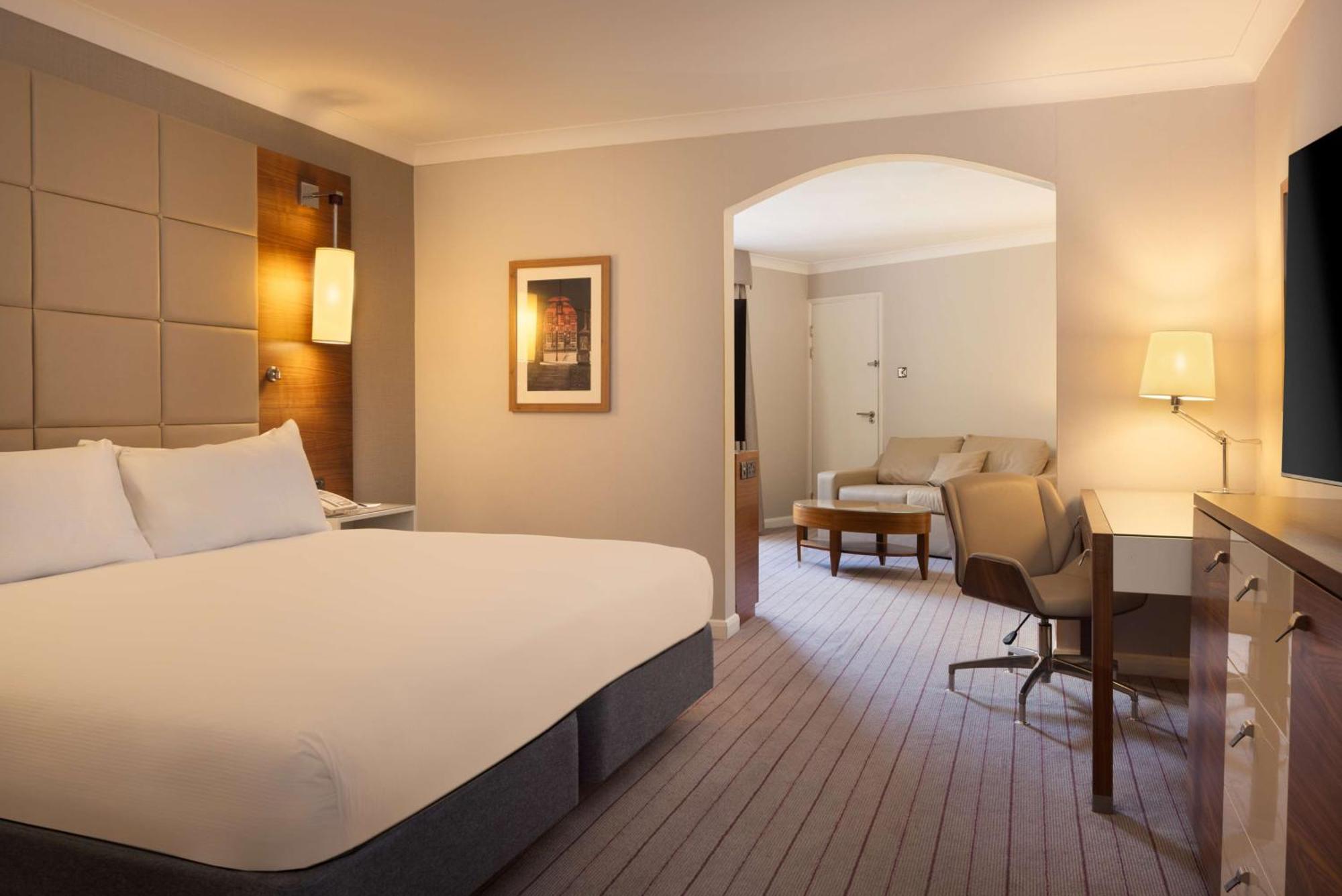 Hilton Cambridge City Centre Екстериор снимка