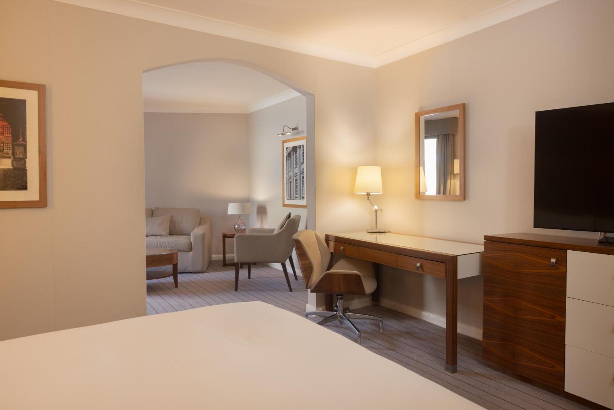 Hilton Cambridge City Centre Екстериор снимка