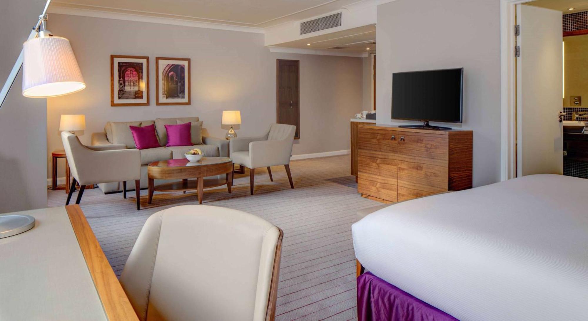 Hilton Cambridge City Centre Екстериор снимка