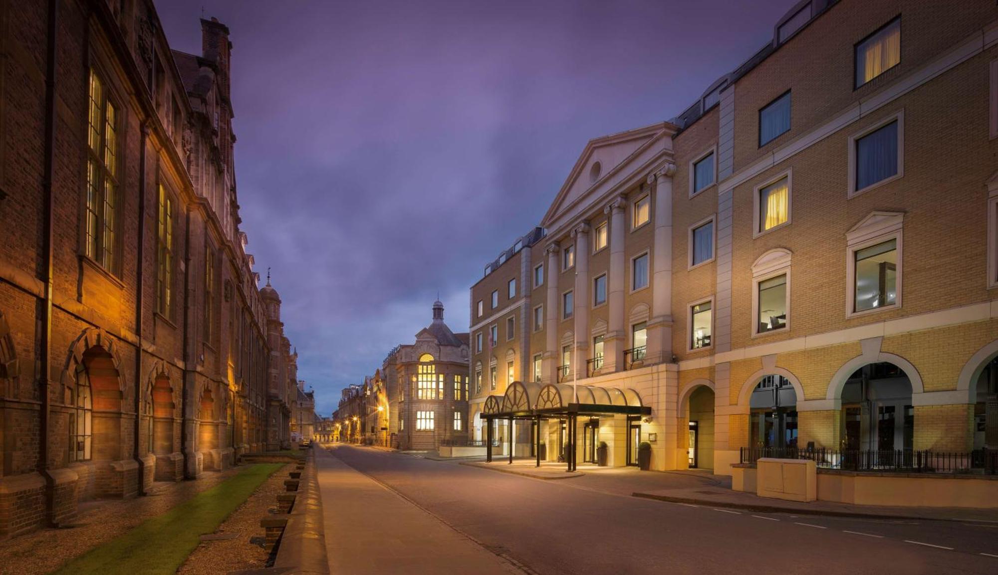 Hilton Cambridge City Centre Екстериор снимка