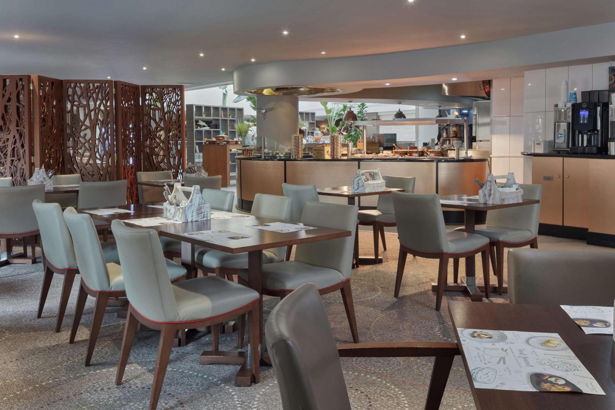 Hilton Cambridge City Centre Екстериор снимка