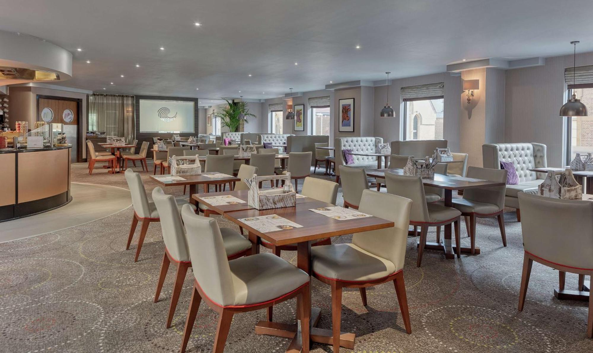 Hilton Cambridge City Centre Екстериор снимка