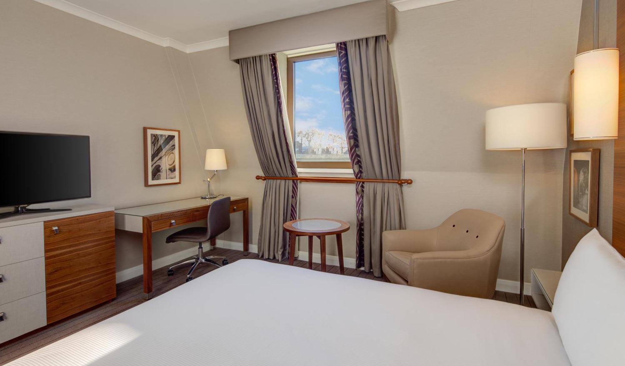 Hilton Cambridge City Centre Екстериор снимка