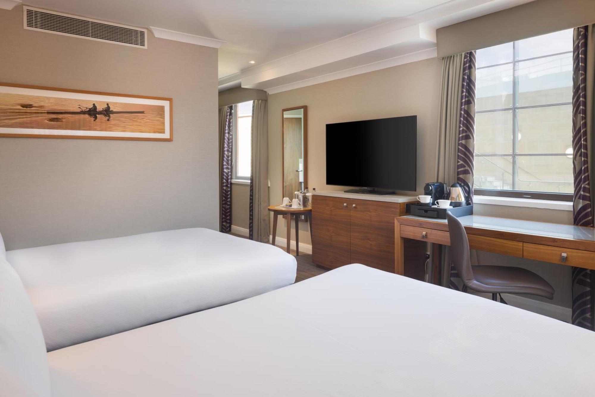 Hilton Cambridge City Centre Екстериор снимка